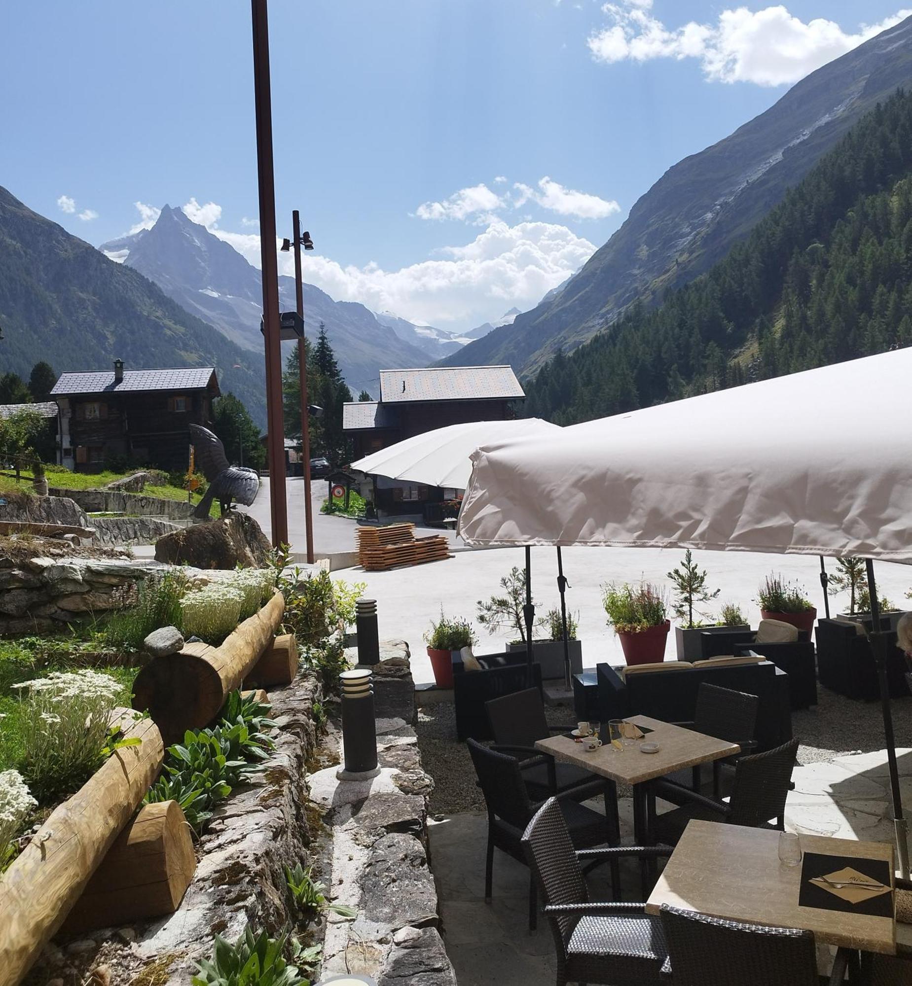 Hotel Le Besso - Swiss Romantic Lodge Зинал Екстериор снимка